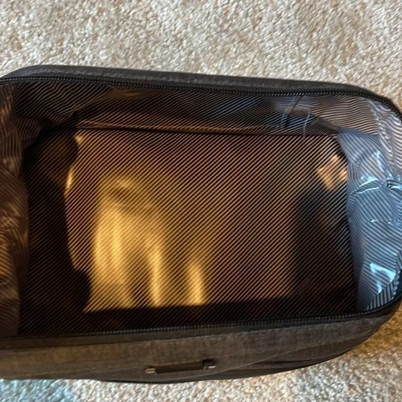 SwissGear Black and Gray Toiletry Bag - Picture 2 of 4